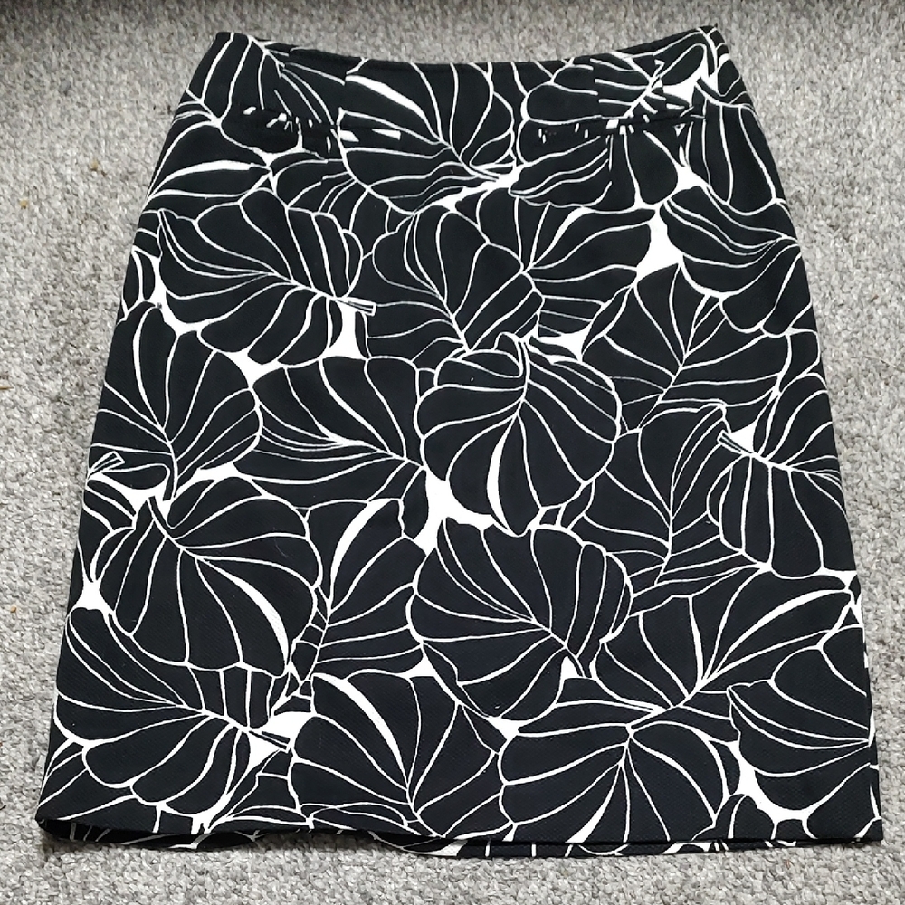 Vintage Y2K Talbots Black and White Leaf Print Skirt 2P w Front Pockets